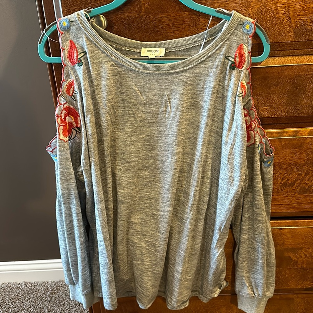 Women’s long sleeve shirt